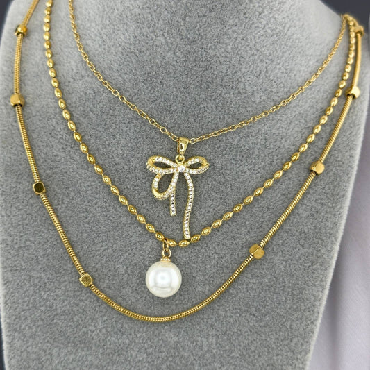 18K gold plated stainless steel bow necklace with zirconia stones