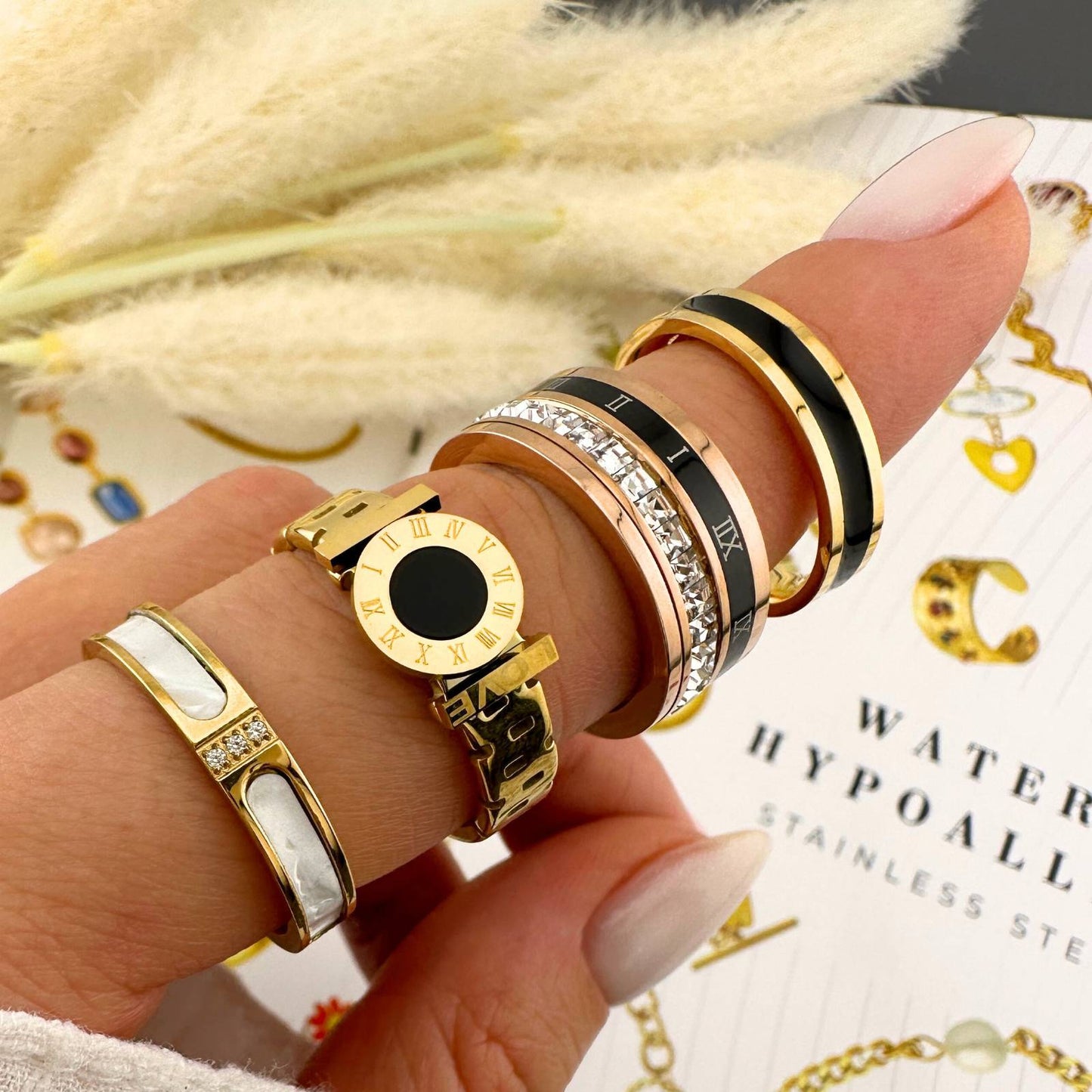 Vergoldeter Edelstahl-Ring mit weißem Emaille & Zirkonia – Wasserfest, Hypoallergen, Anlaufbeständig
