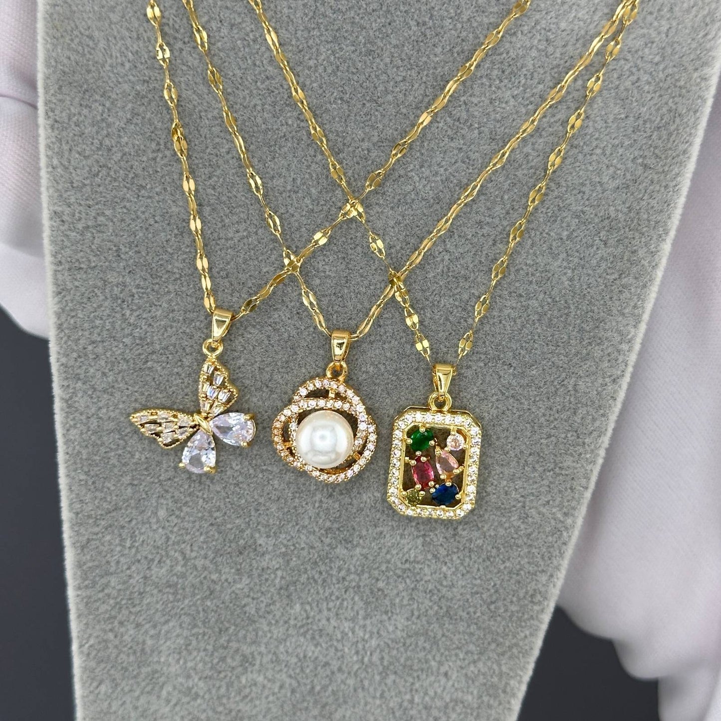 18K gold-plated stainless steel necklace with multicolor stones and white zirconia pendant