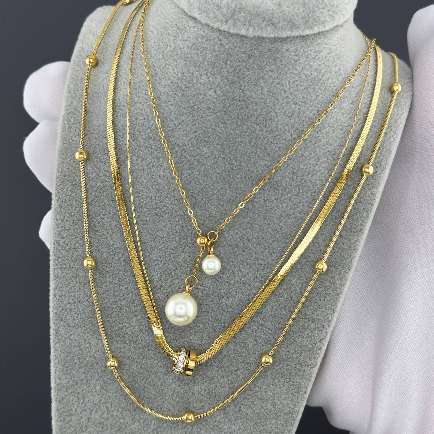 Elegante Perlen-Halskette aus Edelstahl mit Goldbeschichtung – Wasserdicht & Hypoallergen, 45 + 5 cm Verstellbar